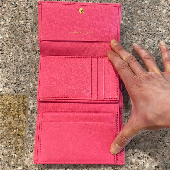 Samantha Thavasa pink saffiano leather wallet - Picture 6 of 9